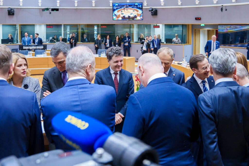 Comisia a propus investiții de 30 mld. euro în rețele și interconexiuni energetice. Planurile liderilor UE pentru reducerea prețului energiei