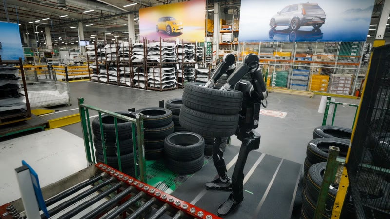 VIDEO/ Renault va fi unul dintre primii producători auto care vor introduce roboți umanoizi în fabrici, începând din 2027