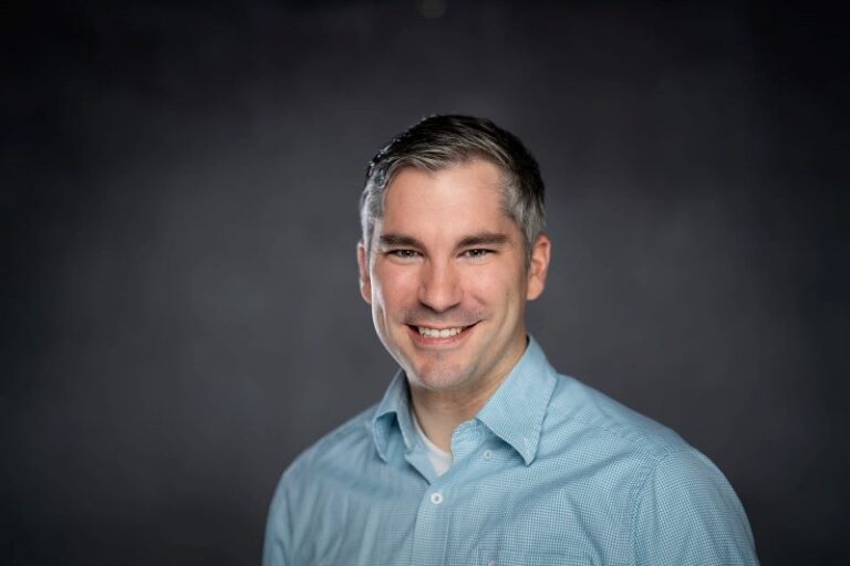 Interviu cu Aaron Alpeter / Povestea a 30 de ani de strategie: Cum a acționat China, concret și pe mai multe paliere, de-a ajuns centrul global al lanțurilor de aprovizionare. Cum pot rezista economiile occidentale