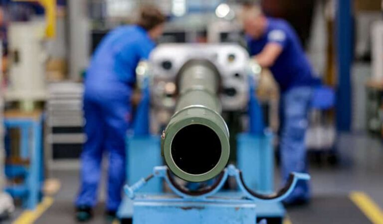 Proiect de relansare a industriei de apărare propus de patronatul din domeniu – companiile cer un cadru legislativ și financiar care să susțină investițiile