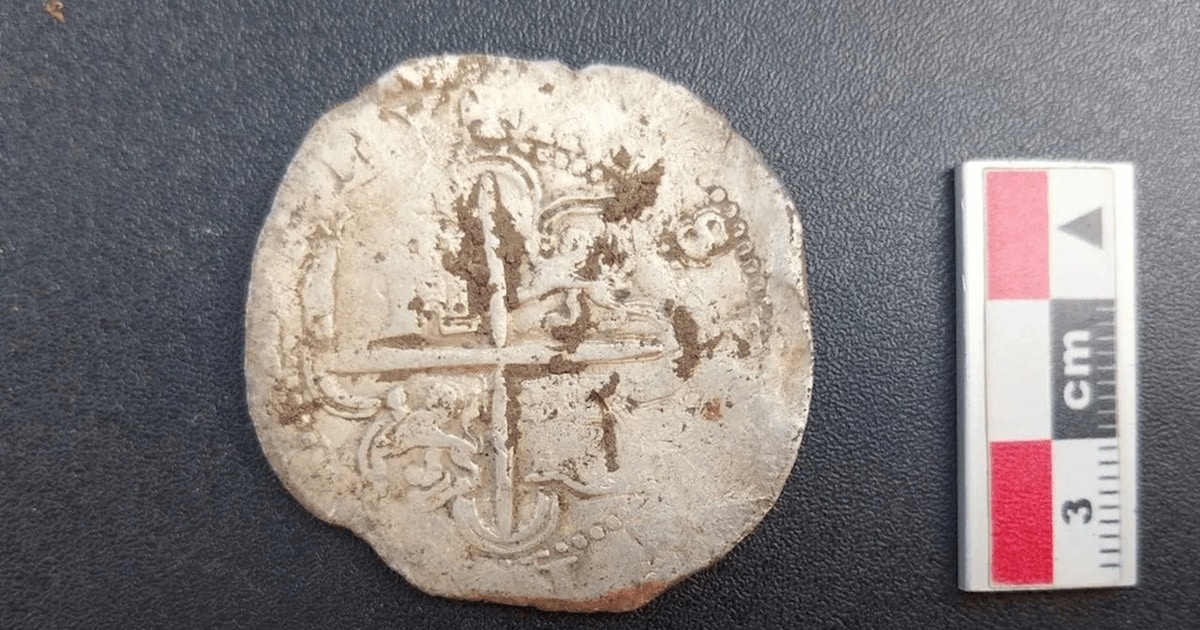 O monedă de argint din secolul al XVI-lea, descoperită în apropiere de Strâmtoarea Magellan