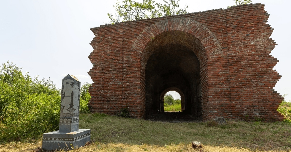 Insula Șimian, ostrovul care trebuia să salveze Ada-Kaleh după construcția Porților de Fier