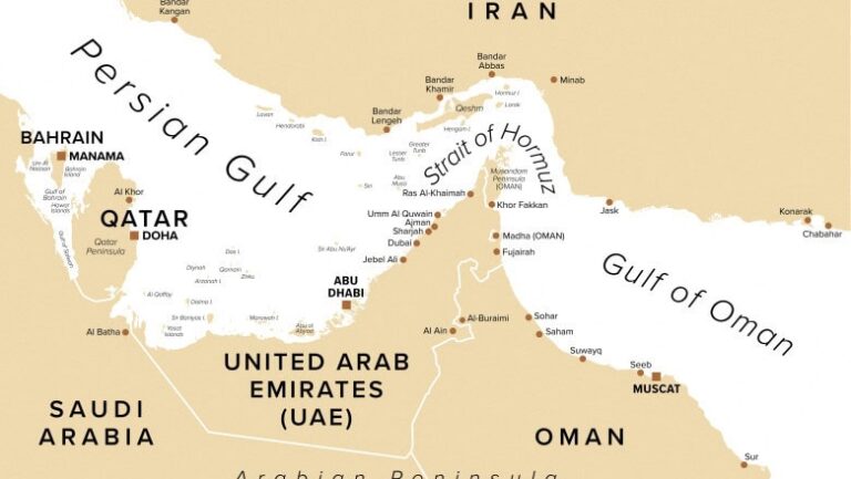 Blocada SUA în Ormuz a intrat în vigoare: Trump amenință că scufundă navele iraniene de atac – portavionul Abraham Lincoln e la 200 km de coasta Iranului – NATO refuză să se alăture, șefa diplomației UE cere coaliție maritimă internațională