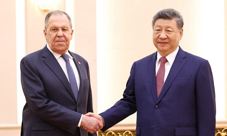 Serghei Lavrov la Beijing – China și Rusia strâng rândurile „printr-o cooperare strategică mai strânsă și mai robustă”. Sprijin comun pentru Iran