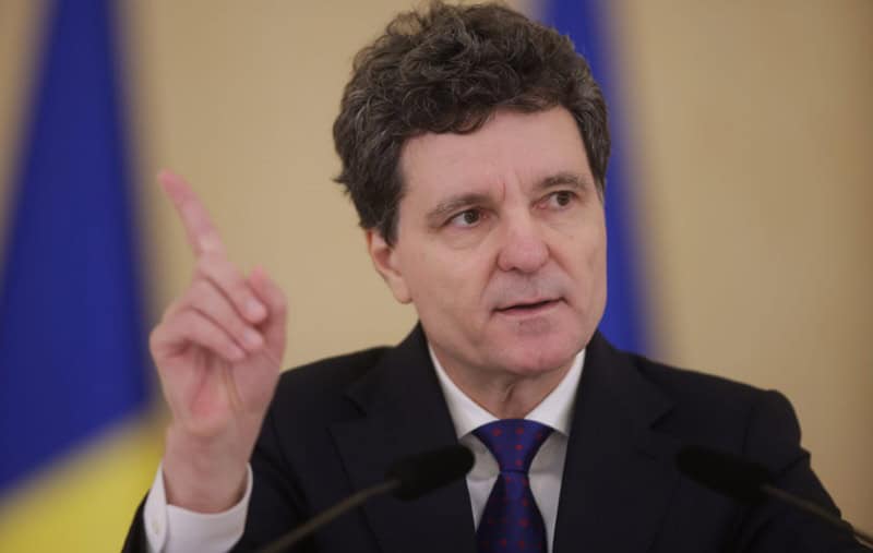 Președintele Dan – față în față cu scenariile crizei politice: nu îl sprijină deschis pe premierul Bolojan, dar nu exclude un guvern minoritar