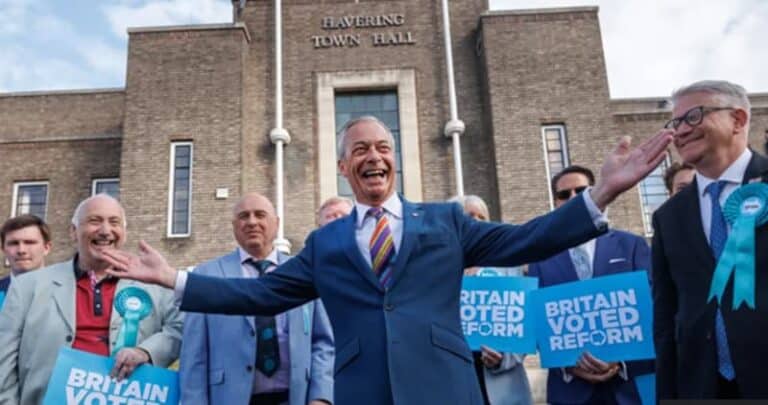 Înfrângeri istorice pentru laburiștii premierului Starmer la alegerile locale din Marea Britanie – electoratul nu s-a dus spre conservatori, ci spre populiștii lui Nigel Farage