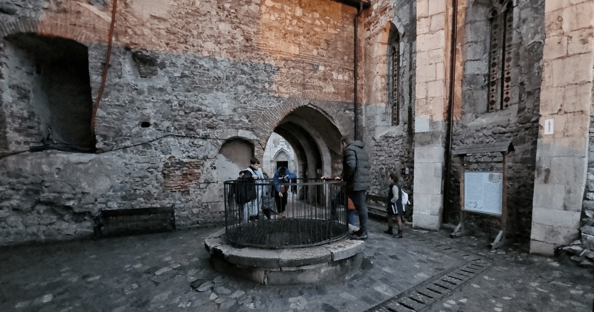 Descoperirea care dovedește o legendă în legătură cu fântâna Castelului Corvinilor / FOTO