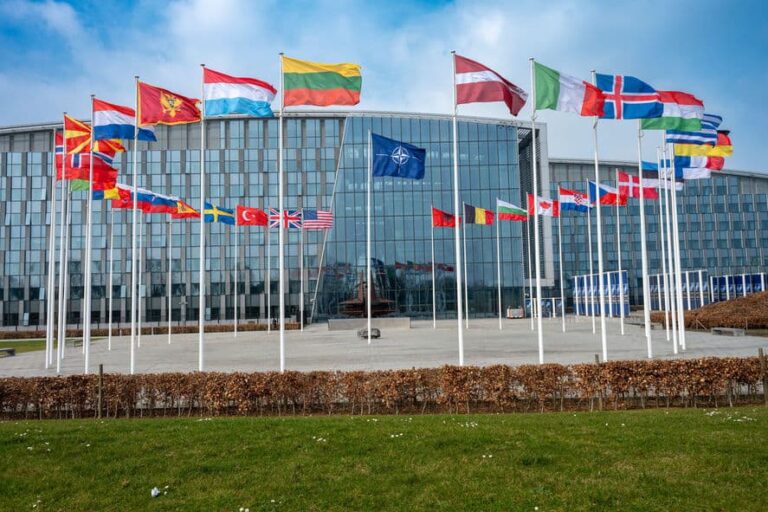 Discuții la NATO despre securitatea României la Marea Neagră: Bucureștiul cere radare pentru drone, sisteme anti-dronă și aeronave suplimentare pentru poliție aeriană, după incidentele de la Constanța și Galați