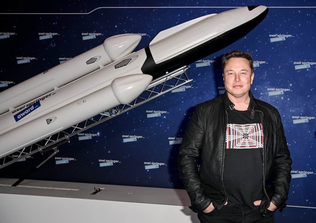 Cea mai mare ofertă publică inițială din lume: SpaceX atrage 75 de miliarde de dolari